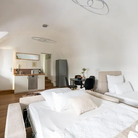 Coyhomes Riverside - Serviced Apartment *