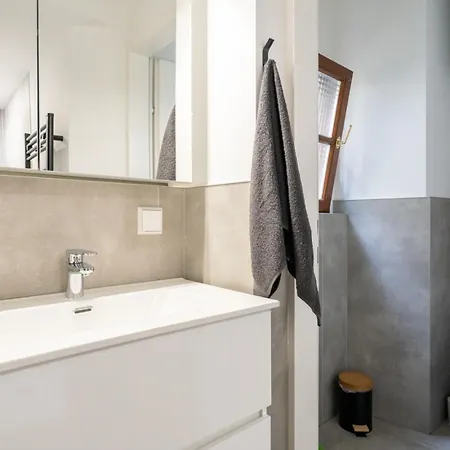 Coyhomes Riverside - Serviced