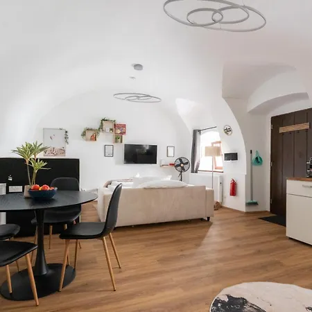 Coyhomes Riverside - Serviced
