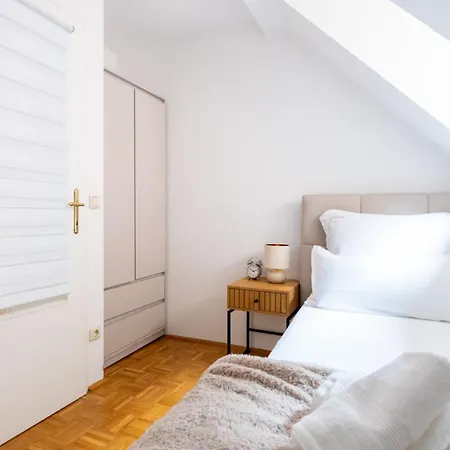Coyhomes Riverside - Serviced Apartment