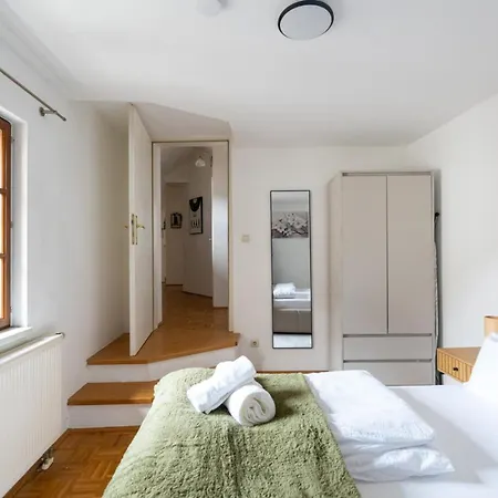 Coyhomes Riverside - Serviced