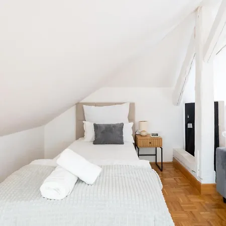 Coyhomes Riverside - Serviced Apartmán